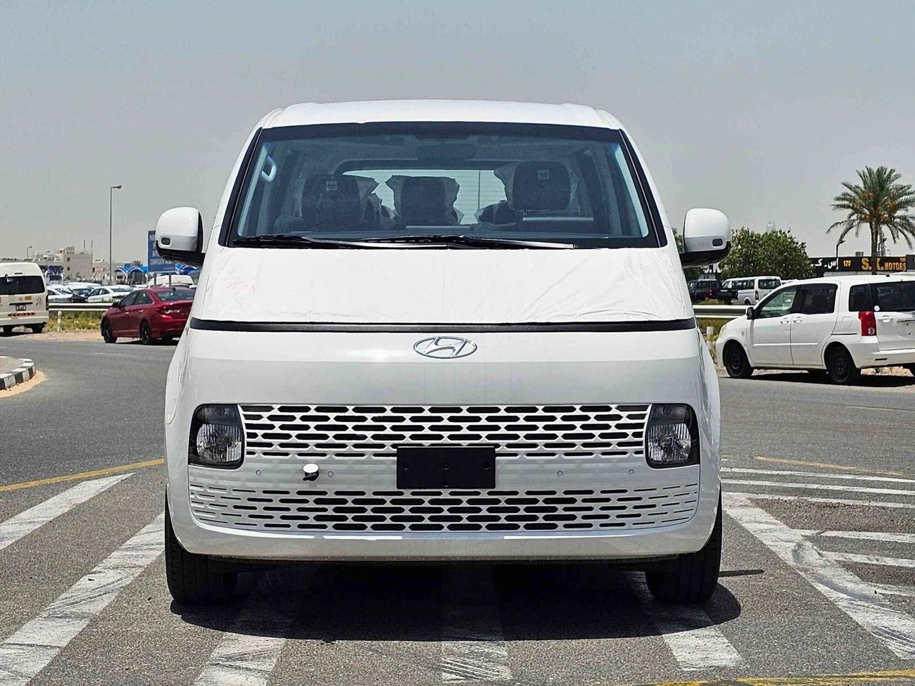 هيونداي ستاريا 3.5L V6  PETROL A/T / PUSH START / COMFORT 11 SEATER (CODE # 67981)