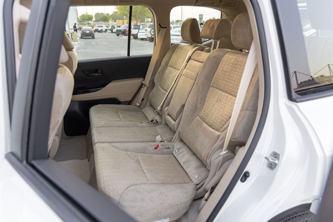 Toyota Land Cruiser GXR LAND CRUISER | LC300 | 2026 | GCC | 4WD | V6 3.5L | 1 Camera - 1 electric chair | Petrol | 7 seat |