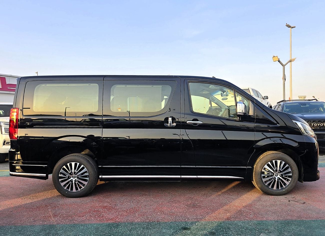 Toyota Granvia Premium 2.8l Toyota Granvia Premium 2.8l Diesel A/T RWD 6 Seats Black color 2025 Model