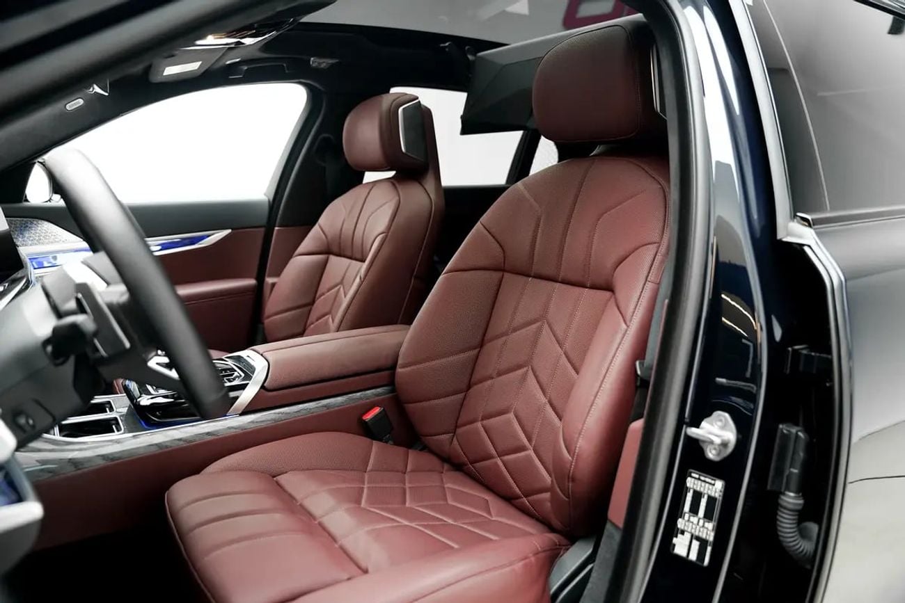 بي أم دبليو 740i 740I WITH 5 WARRANTY AND SERVICE CONTRACT FROM AGMC