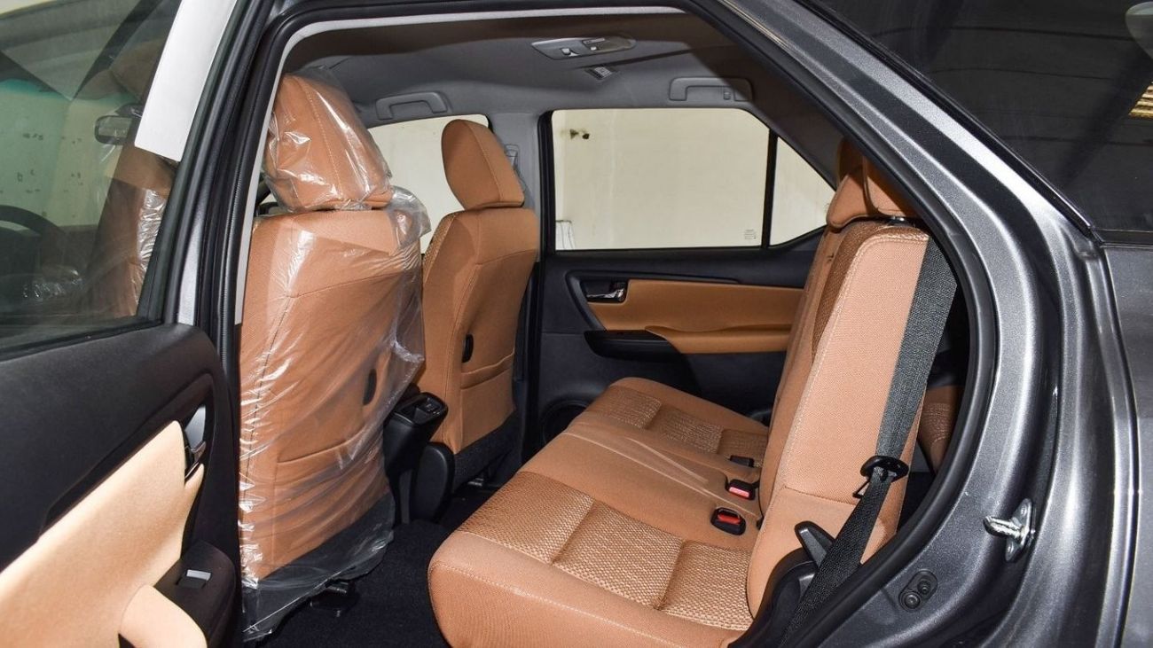 Toyota Fortuner 2023 Toyota Fortuner 2.7 4X4 Low 17 AL - Grey inside Chamois | Export Only