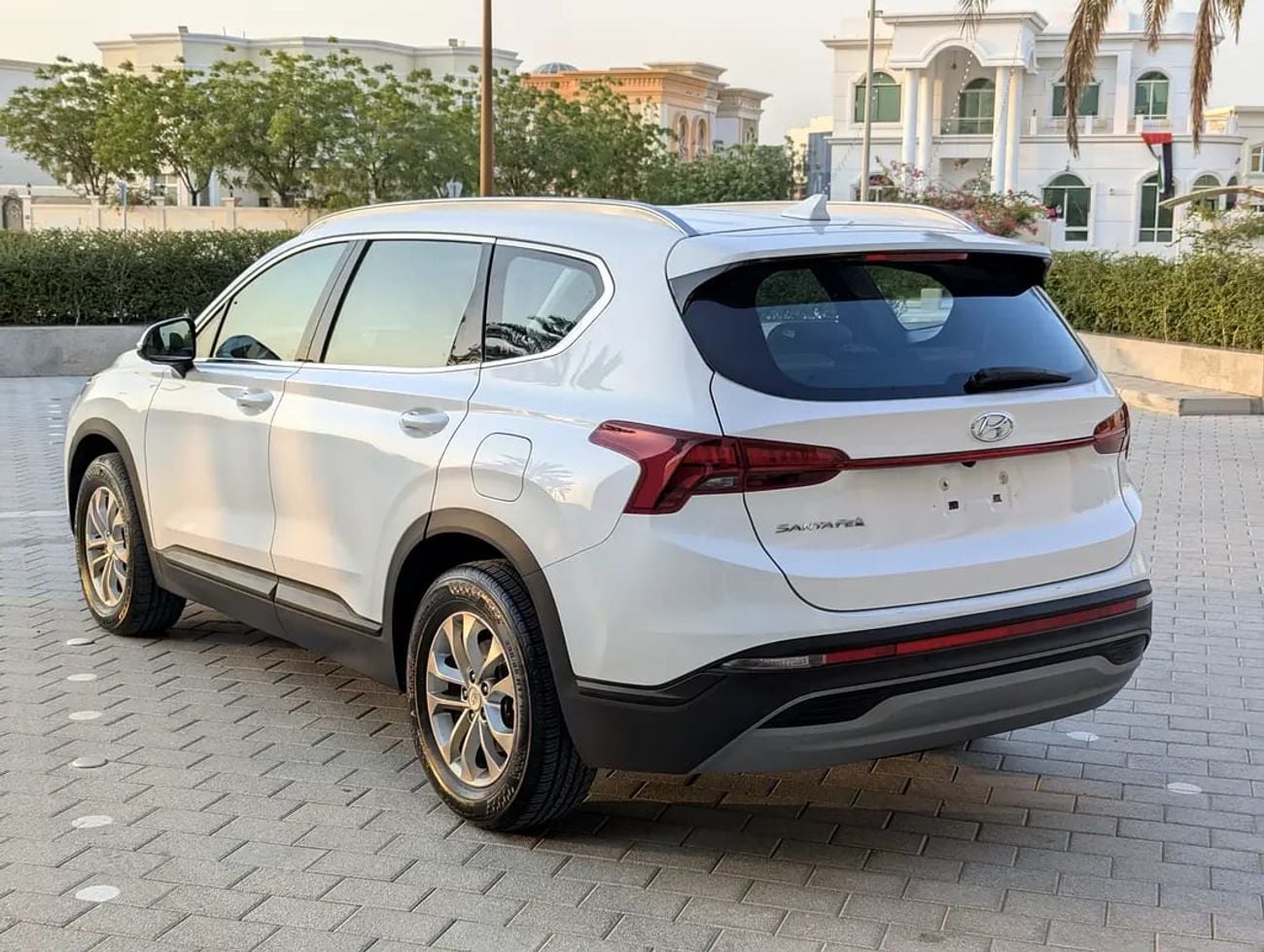 هيونداي سانتا في GCC Specs - Pristine Condition Inside Out With Low KM Also Avaliable With Bank