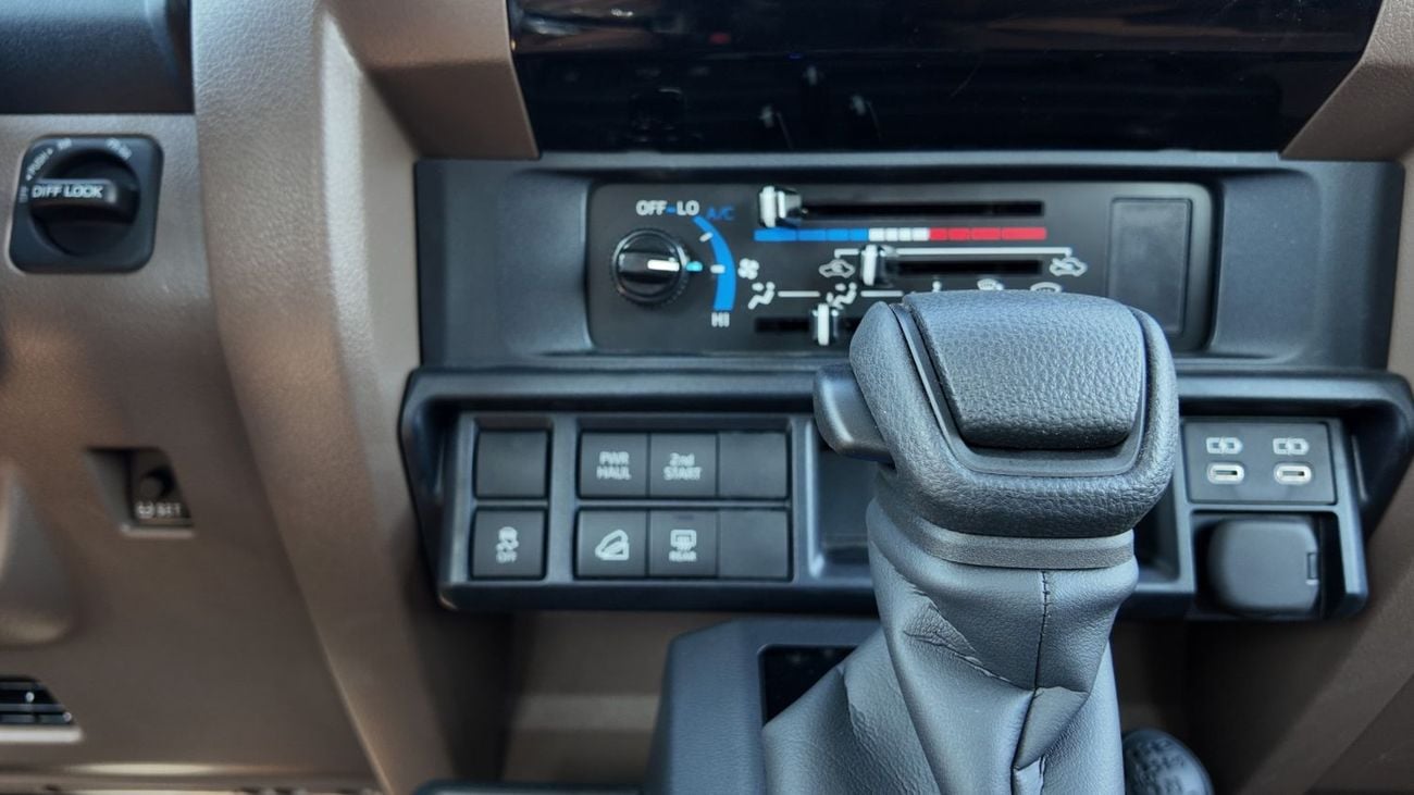 Toyota Land Cruiser TOYOTA LAND CRUISER HARD-TOP (70 SERIES) A/T 4.0L - 2025