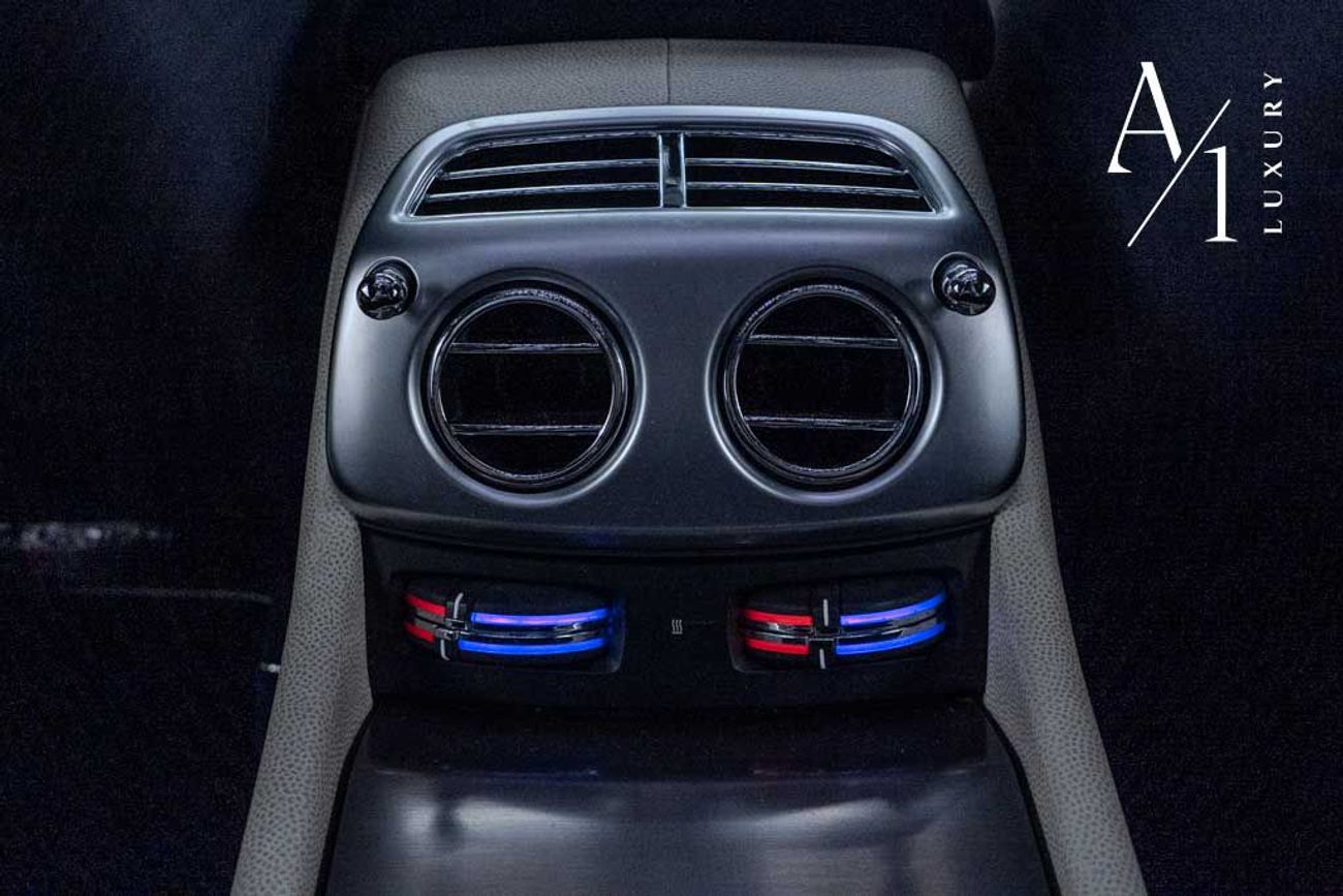 Rolls-Royce Wraith 2016 Rolls Royce Wraith, 4 Buttons, Starlight Headliner, Excellent Condition, GCC