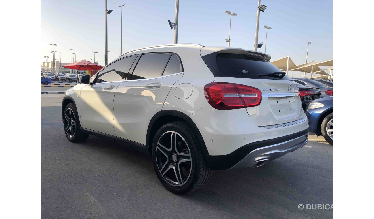 مرسيدس بنز GLA 250 ORIGINAL PAINT 100% FULLY LOADED AND FULL SERVICE HISTORY