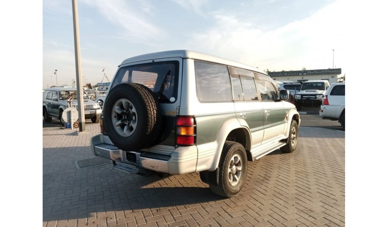 Mitsubishi Pajero MITSUBISHI PAJERO RIGHT HAND DRIVE (PM939)