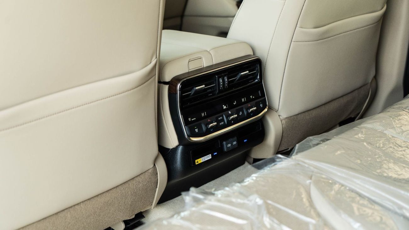 Toyota Land Cruiser VX 4.0 | Exclusive | 2025