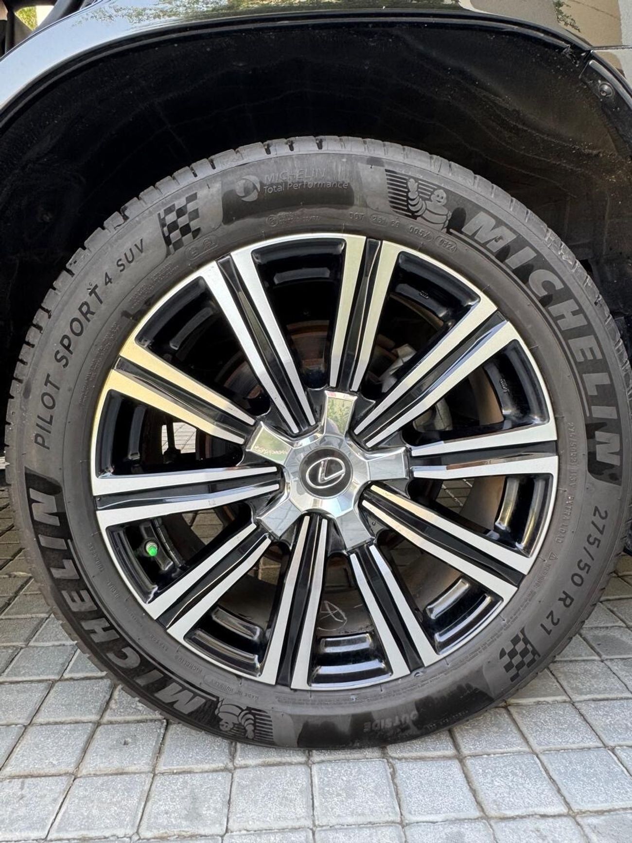 لكزس LX 570 Signature