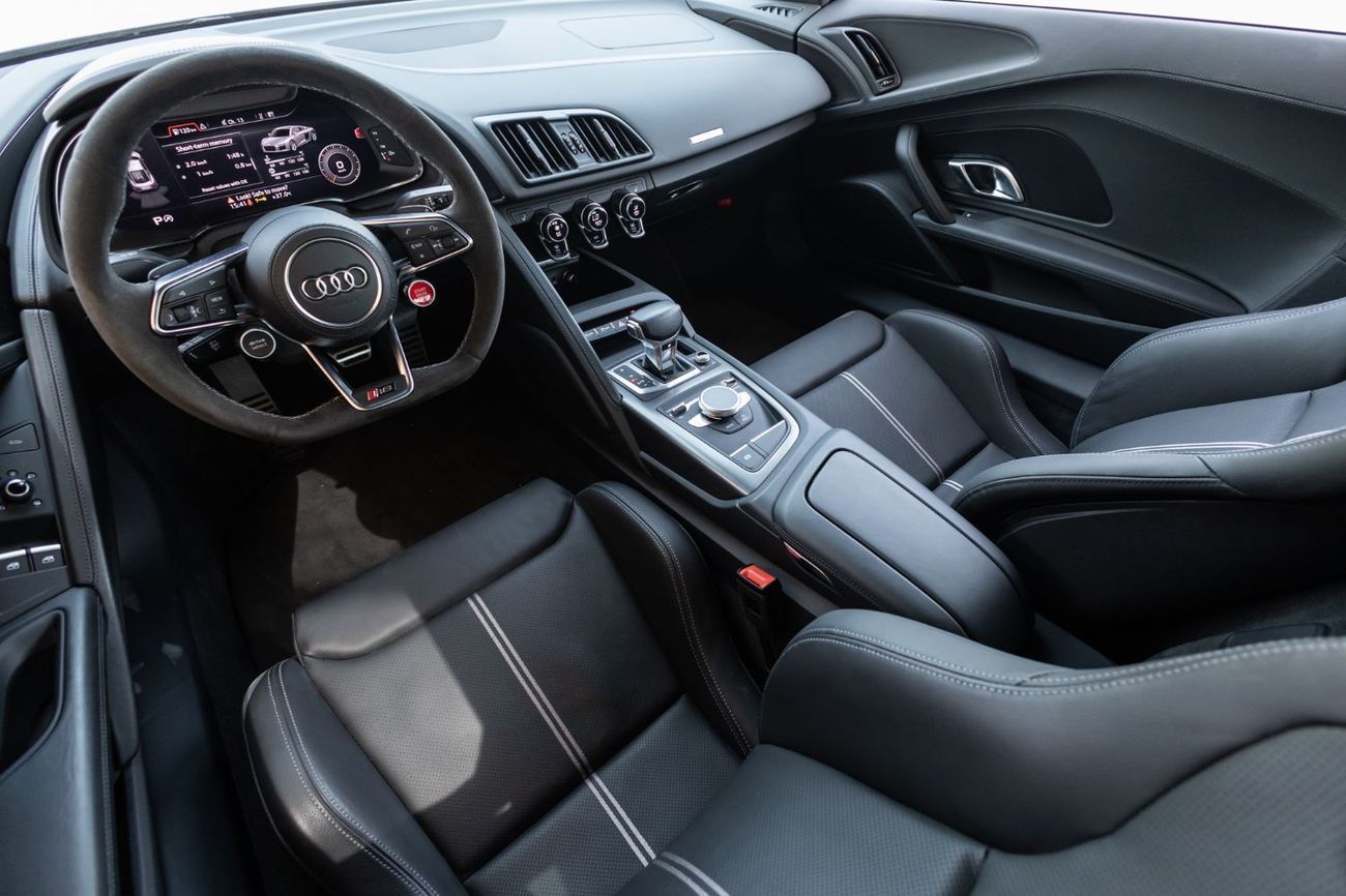 Audi R8 V10 RWD 5.2L (562 HP)