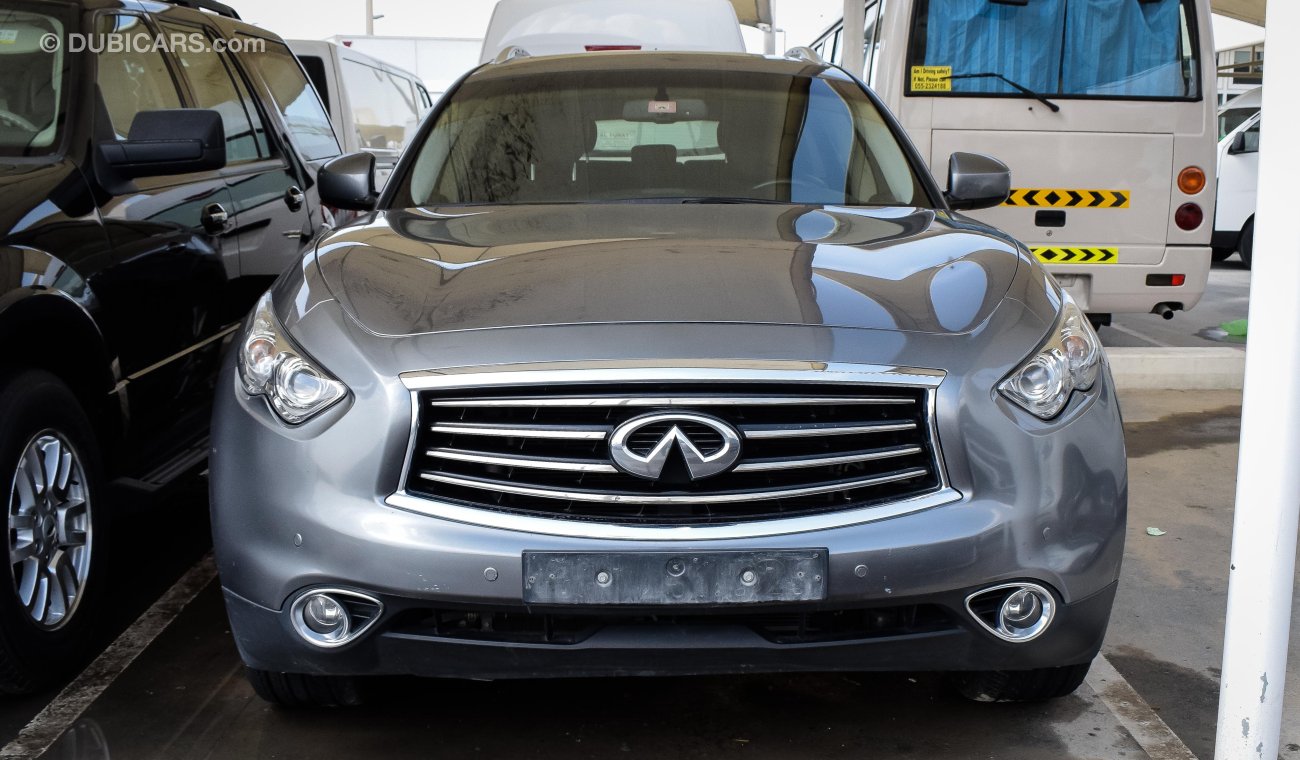 Infiniti QX70