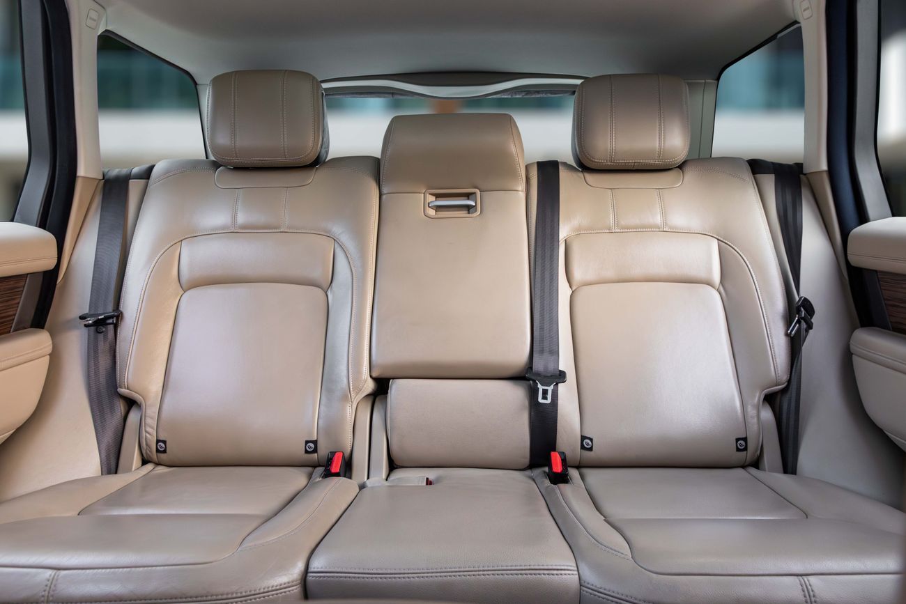 لاند روفر رينج روفر SE Range Rover | SE | 3,721 P.M | 0% Downpayment | Al Tayer History | Under Warranty!