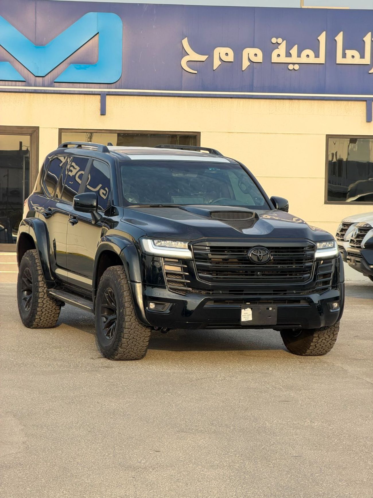 Toyota Land Cruiser VXR WITH OFFROAD EDIRTION KIT