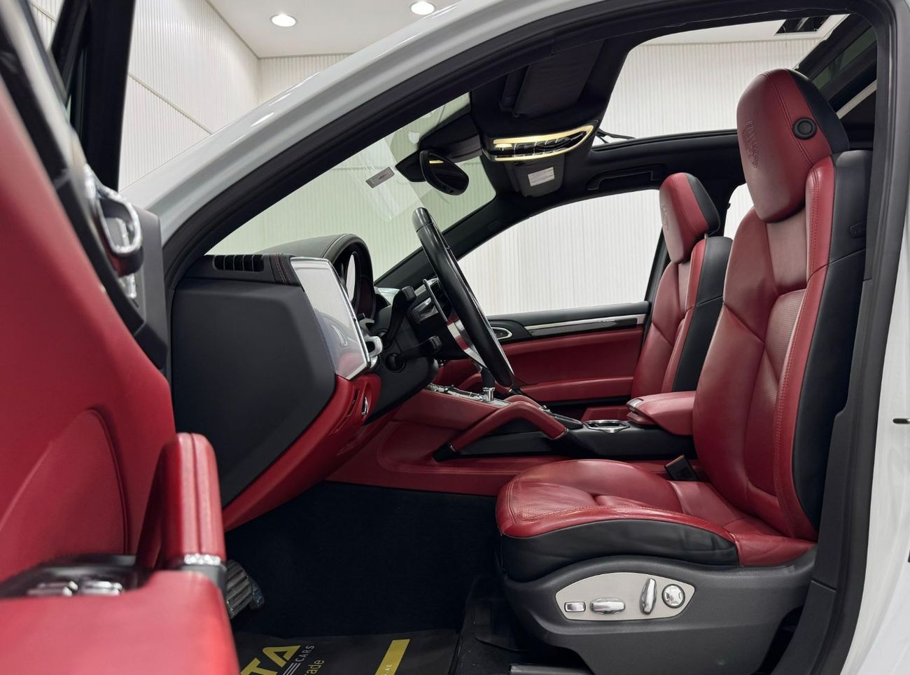 Porsche Cayenne 2015 Porsche Cayenne S, Full Service History, Excellent Condition, GCC