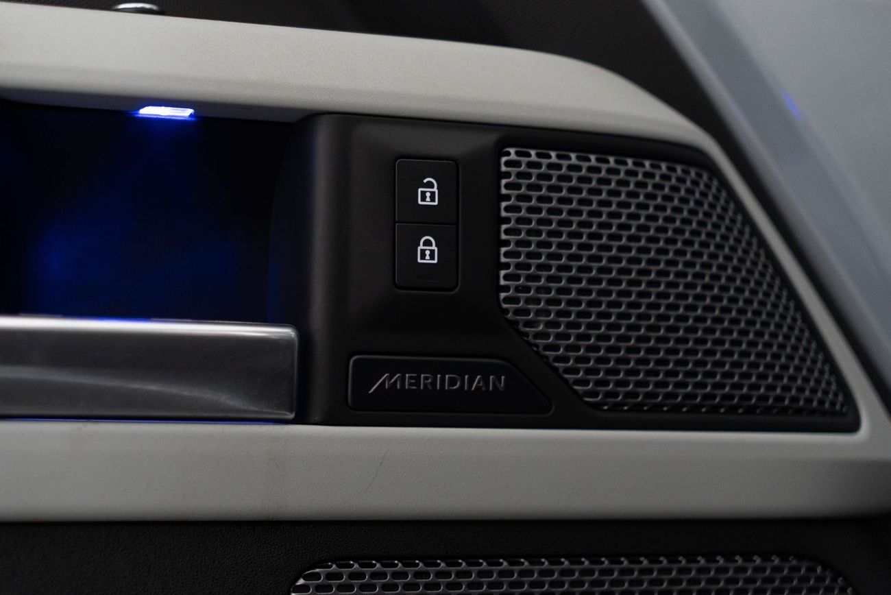 لاند روفر ديفندر P400 90 First Edition 3.0L (6 Seater)