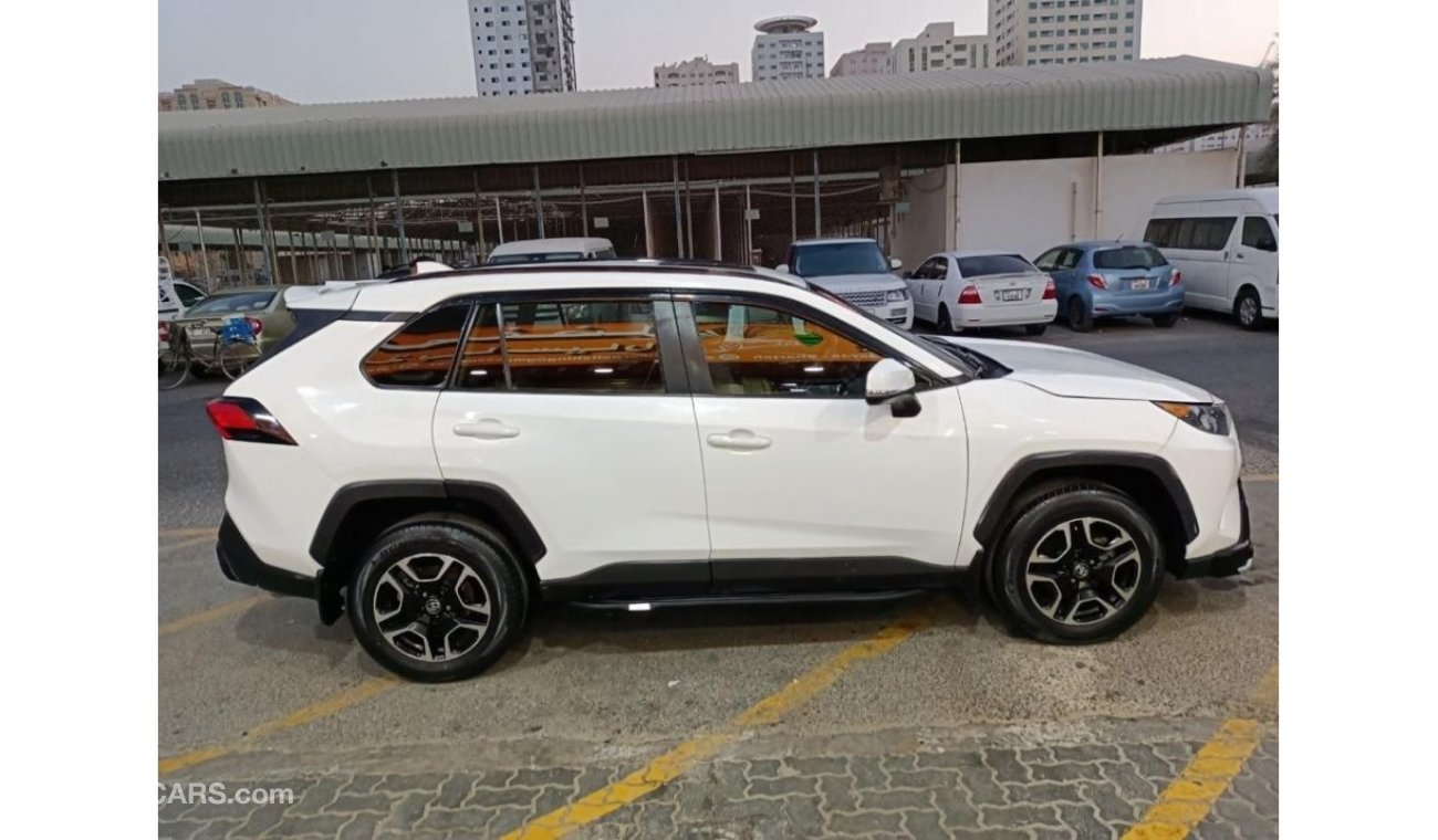 تويوتا راف ٤ 2019 Full Option XLE With Sunroof