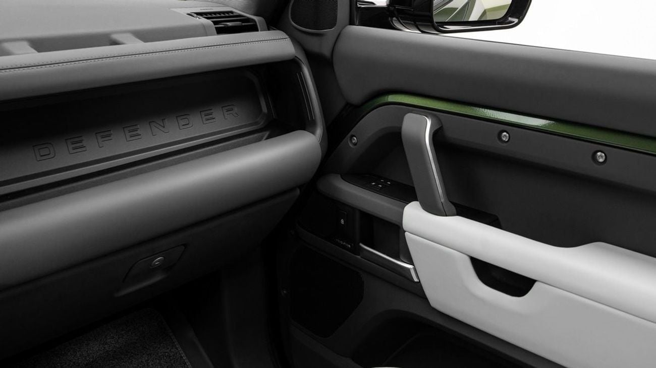 لاند روفر ديفندر X-Dynamic HSE P400e - 2026 - Under Dealer Warranty