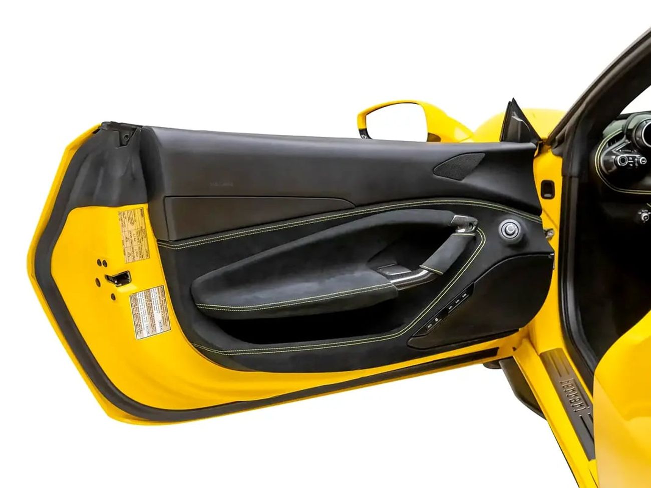 فيراري F8 تريبوتو With Warranty and Service Contract