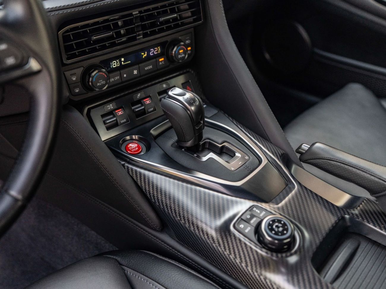 نيسان جي تي ار Premium 3.8L (2 Seater)