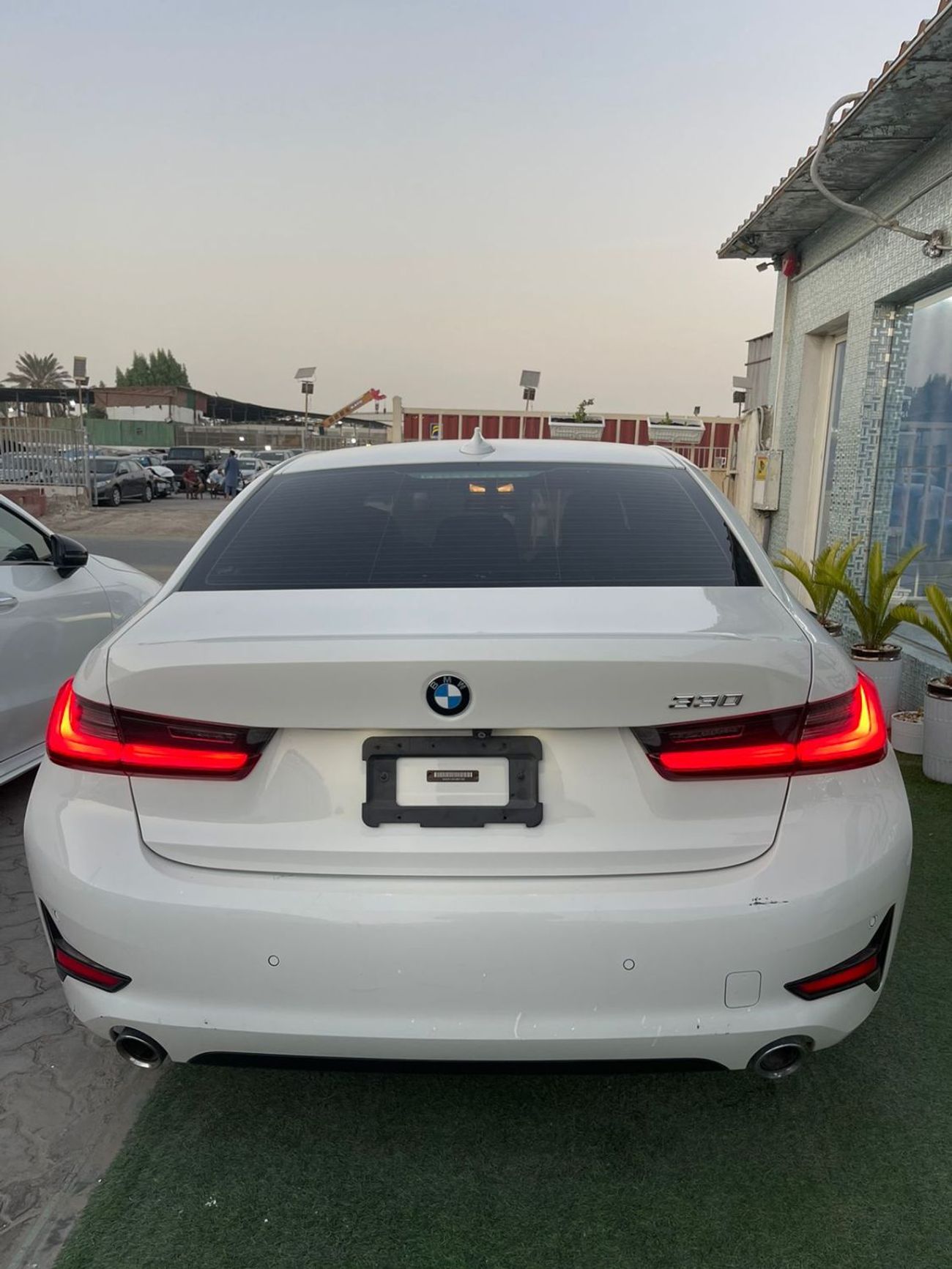 BMW 330i