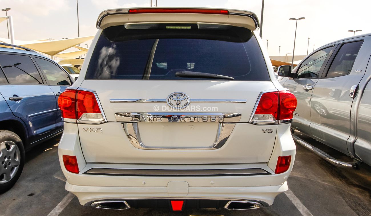 Toyota Land Cruiser GXR V8 with VXR V8 2015 body kit