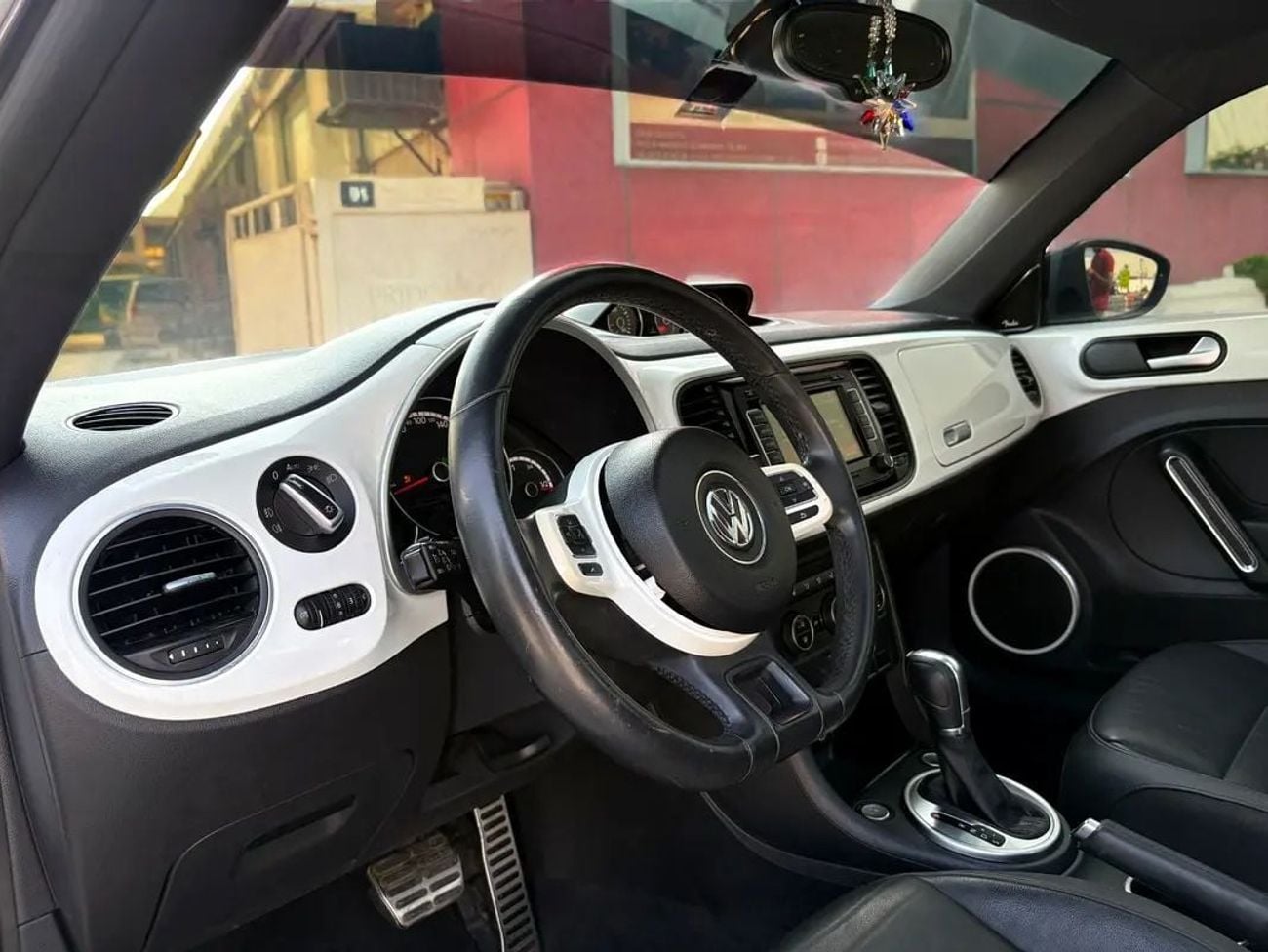 Volkswagen Beetle !! EID SALE !! 1 YEAR FREE WARRANTY !!  VOLKSWAGEN BEETLE 2.0 TSI A/T | 2015 | GCC SPECS