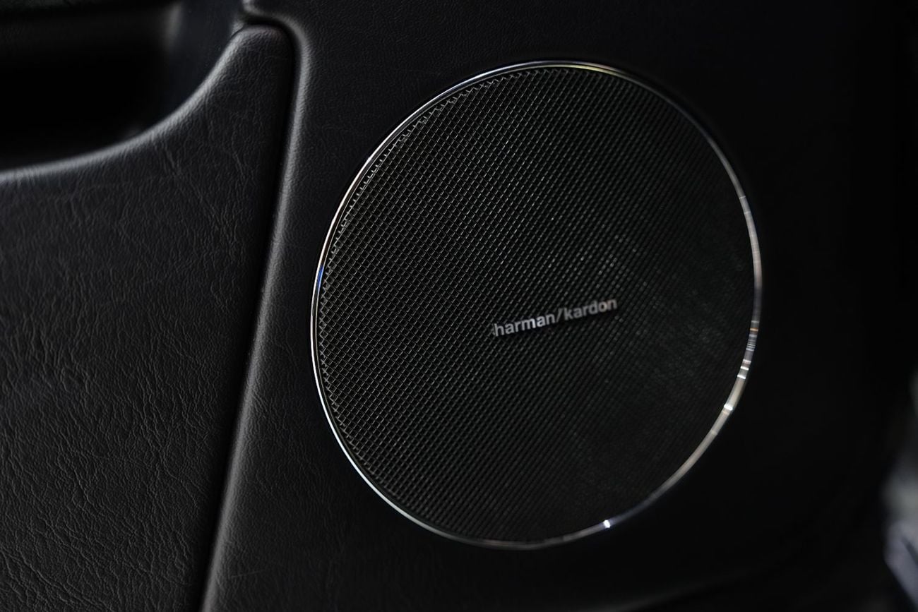 مرسيدس بنز G 500 4X4 4.0L Carbon Fiber Trim, Harman/Kardon Audio, Power Running Boards, GCC Specs!!