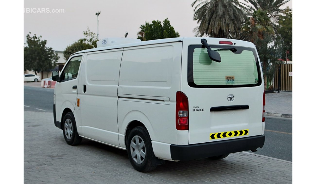 Toyota Hiace Available for EXPORT | Toyota Hiace 2017 | 3 seater | Chiller van | Gcc Specs