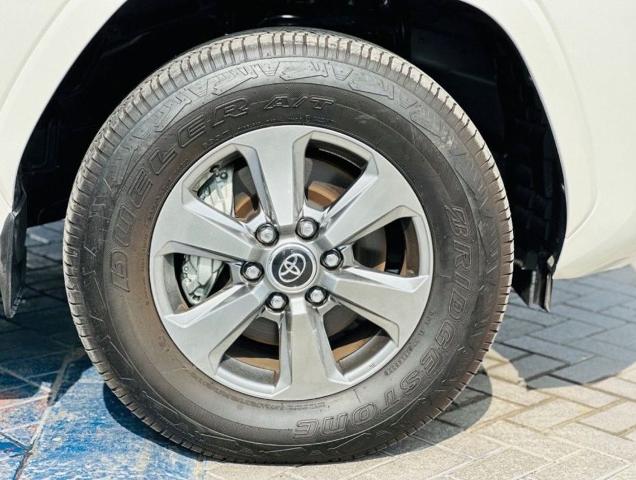 Toyota Land Cruiser Lc 300 sahara top of the range