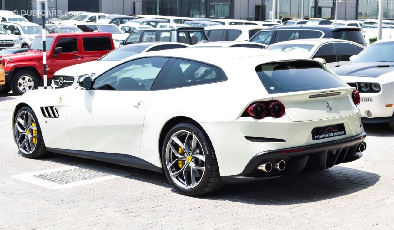 فيراري GTC4Lusso