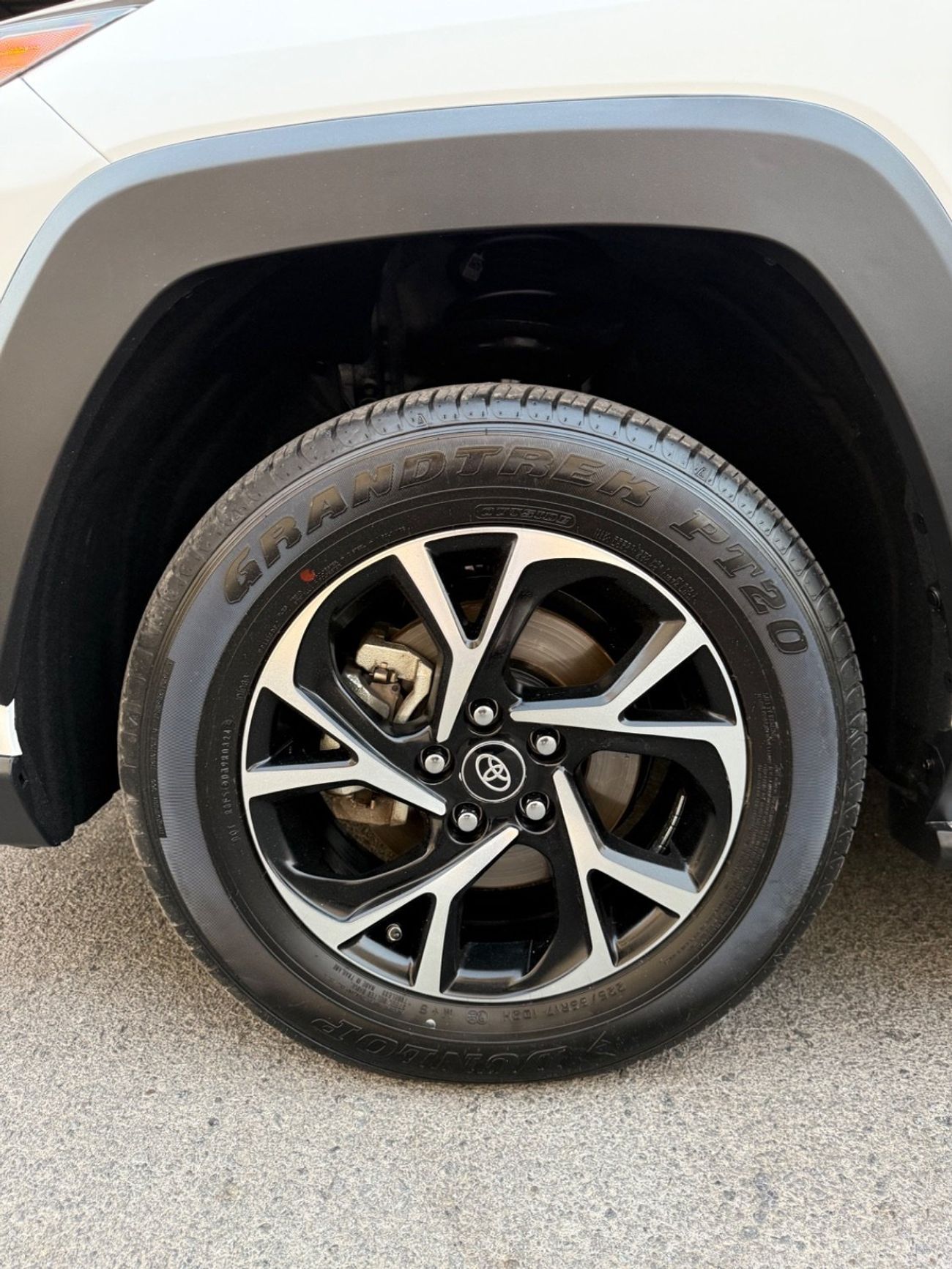 تويوتا راف ٤ 2024 XLE 4WD LEATHER SEATS 2.5 CANADA SPEC