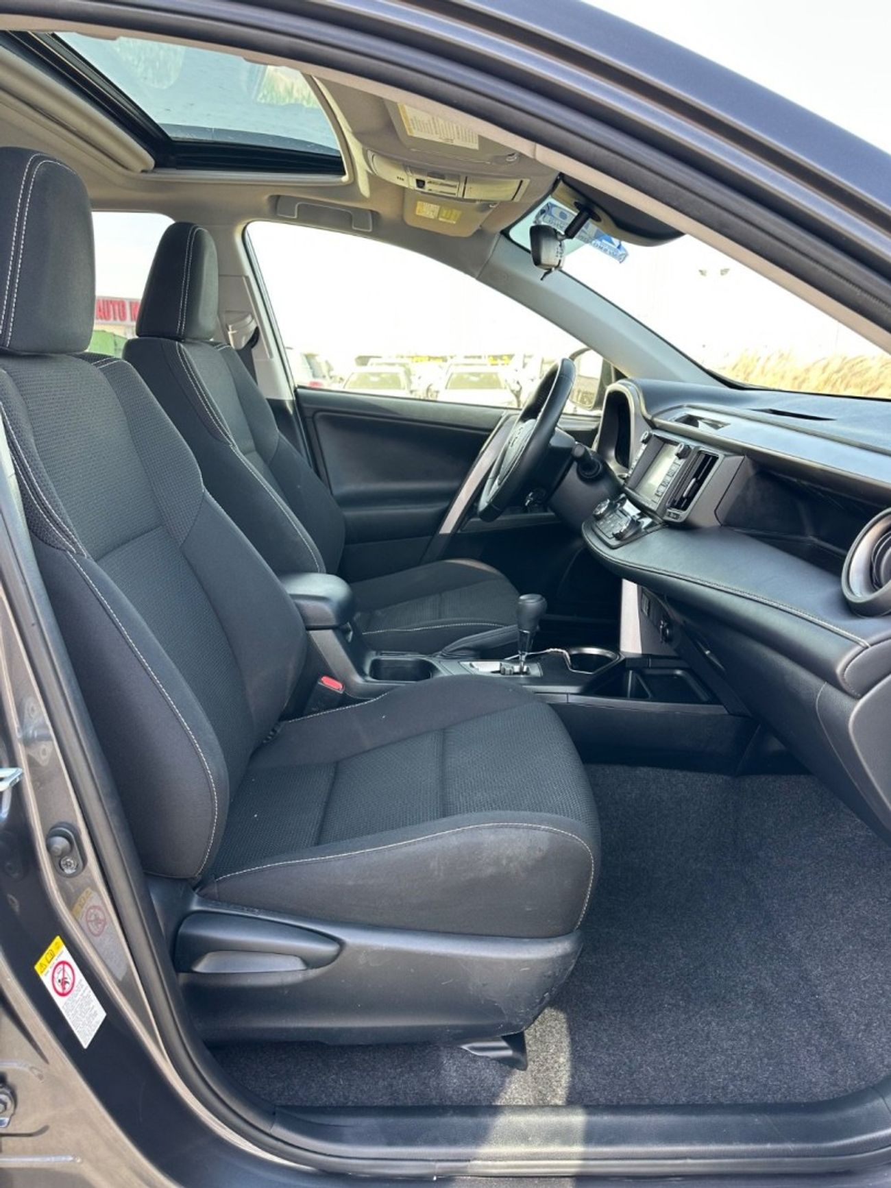 تويوتا راف ٤ XLE 2.5L Hybrid XLE Sunroof, Full Option