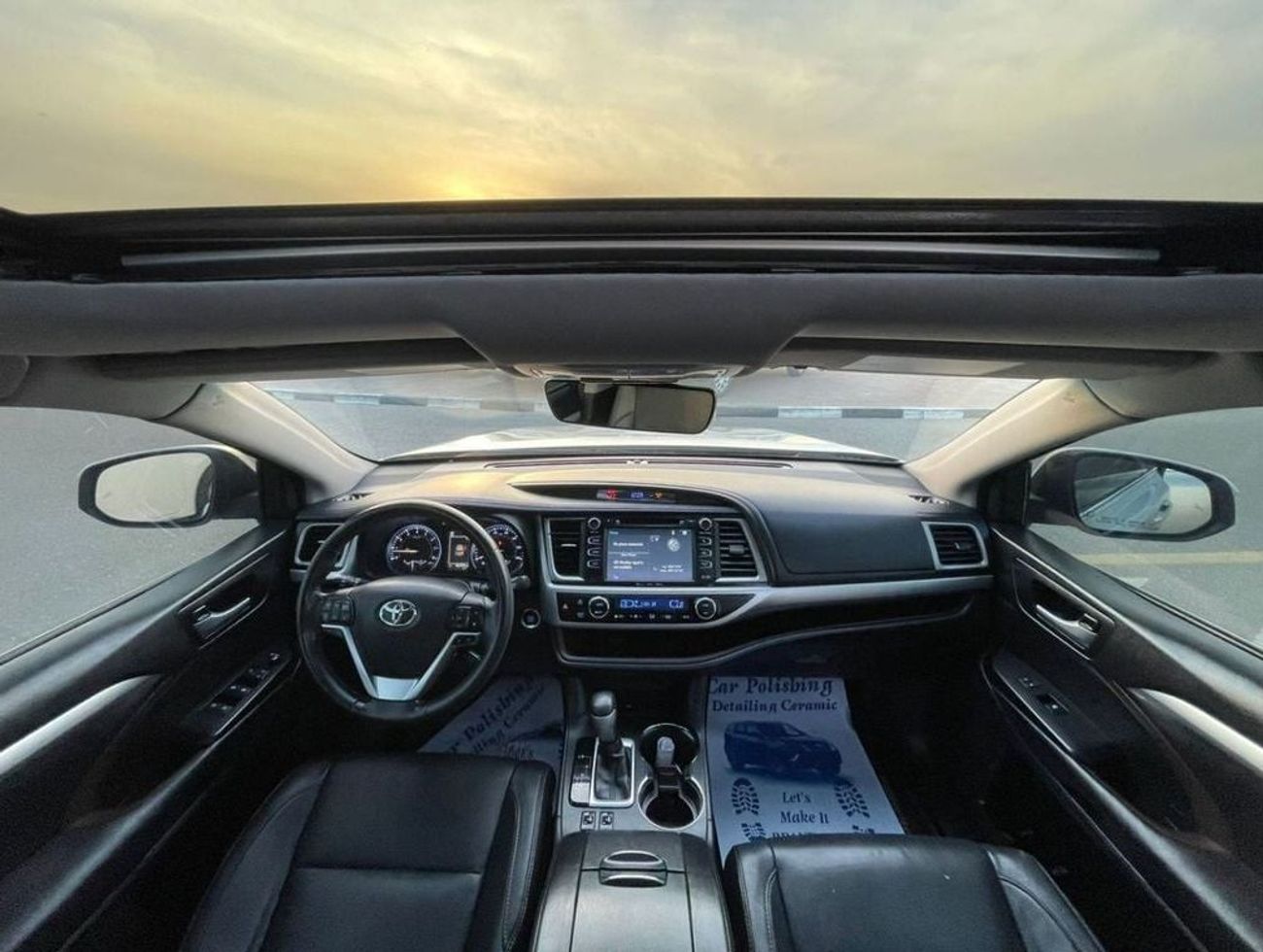 تويوتا هايلاندر 2018 Toyota Highlander XLE 3.5L V6 Full Option Sunroof 7 Leather Seats - Radar & BSM Auto Trunk -