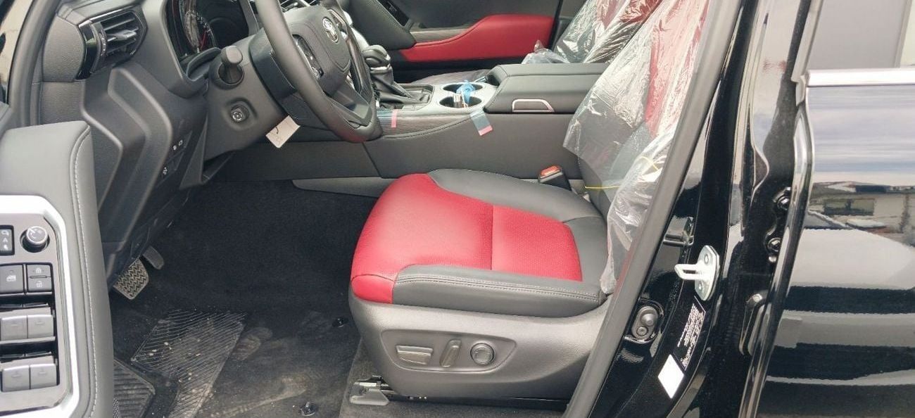 تويوتا لاند كروزر Toyota Land Cruiser 300 VXR 3.5L Petrol TT 2024YM