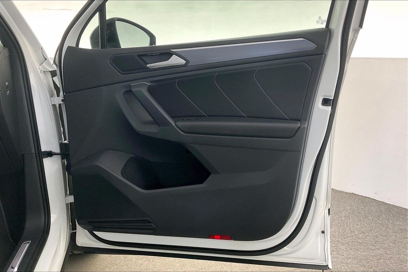 فولكس واجن تيجوان R-Line | شامل الضمان | 0 ﺪﻔﻋﺓ ﺃﻮﻟﻯ