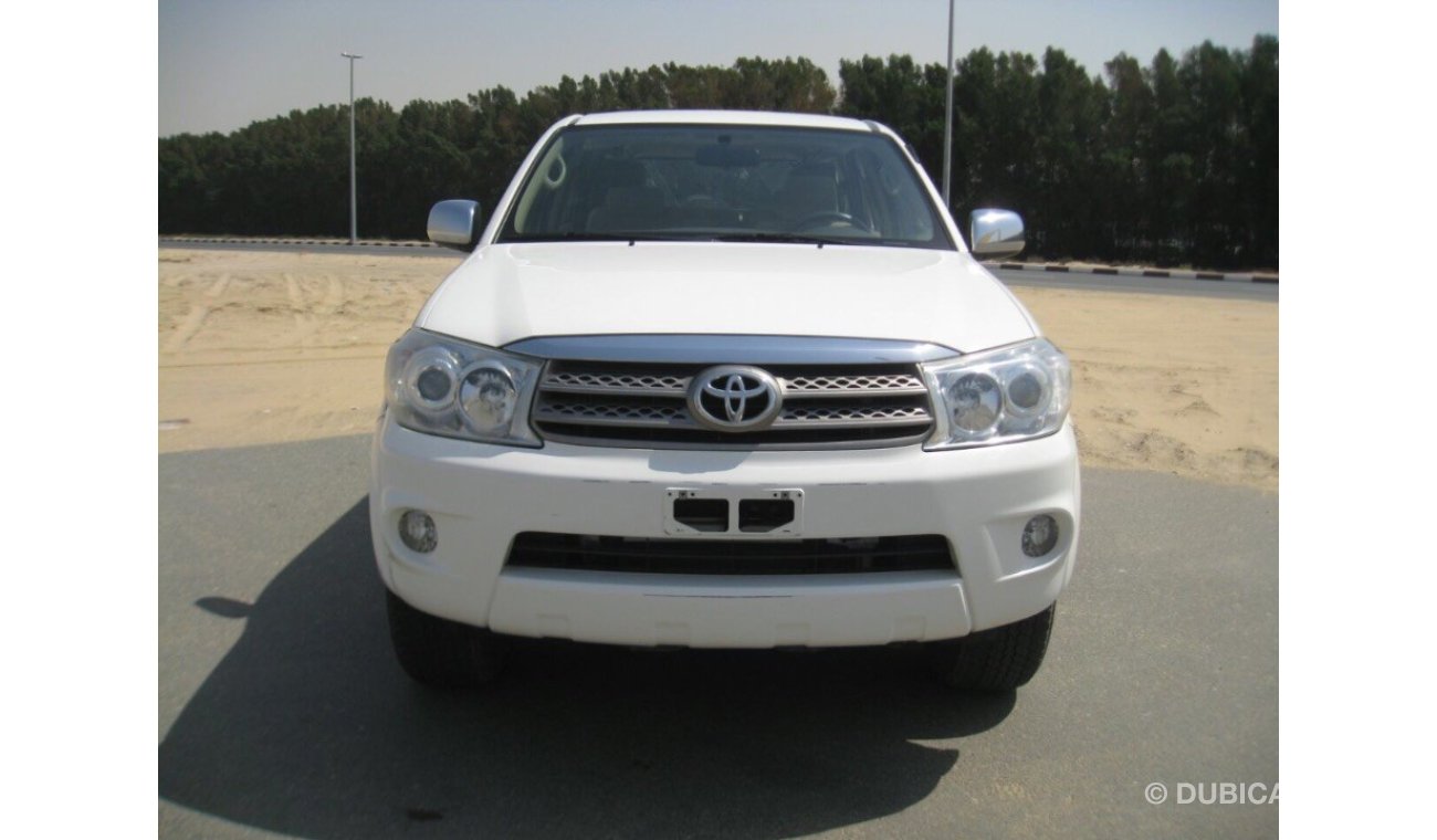 Toyota Fortuner V4 2011