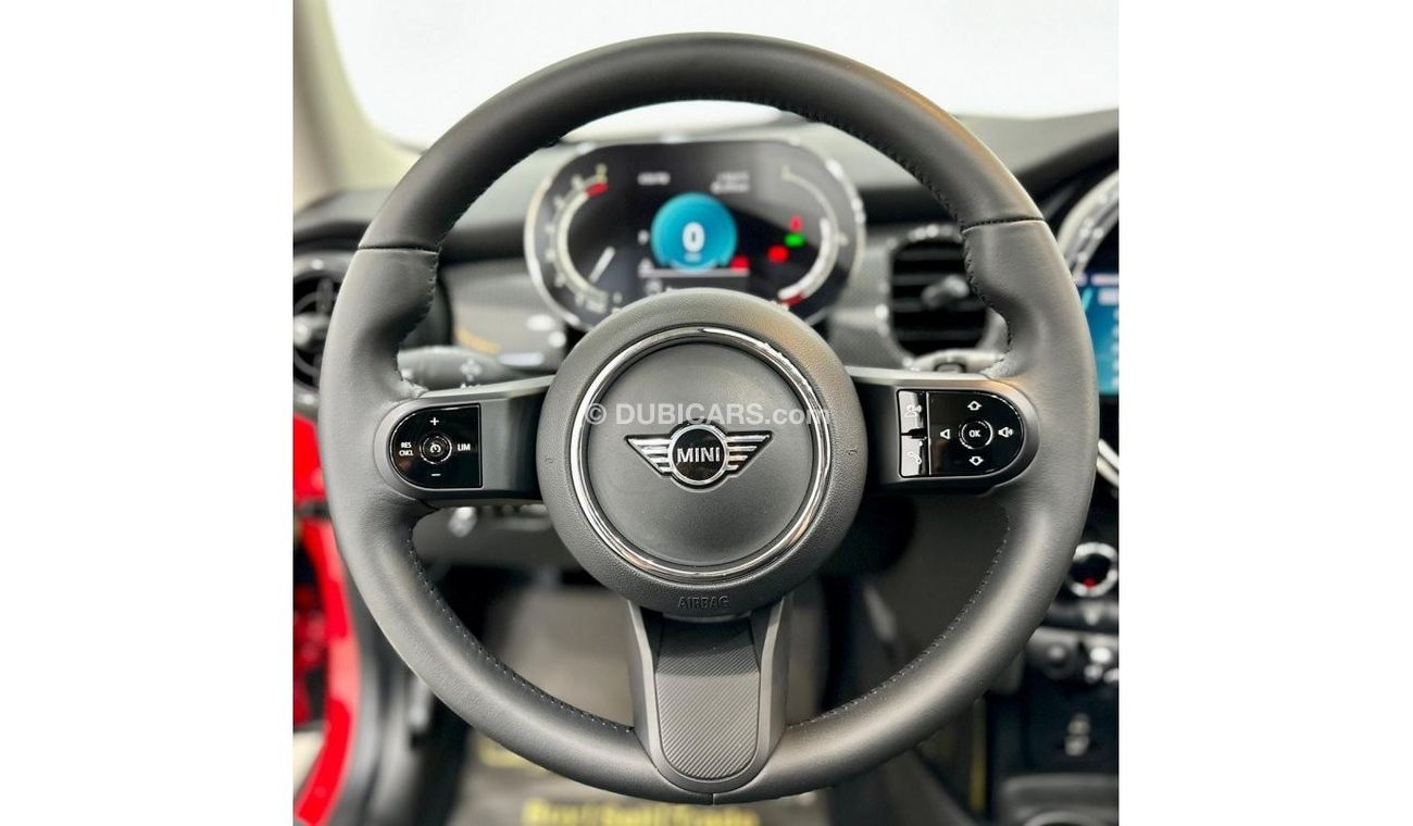 Mini Cooper STD 2022 Mini Cooper 2DR Hatchback, Nov 2024 Mini Warranty + Service Pack, FSH Agency, GCC