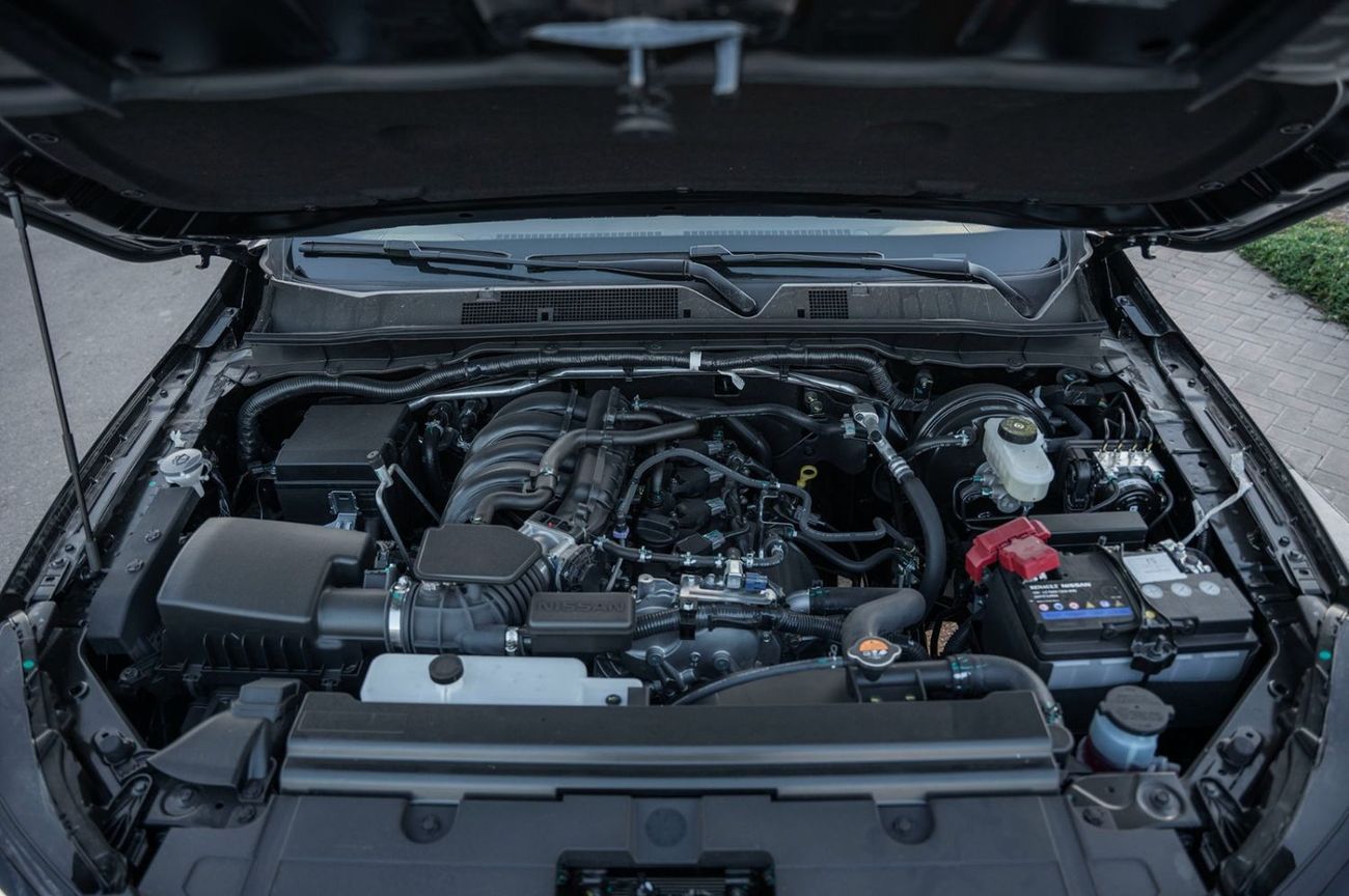 Nissan Navara 2025  Nissan Navara LE 2.5L Petrol Manual - Black