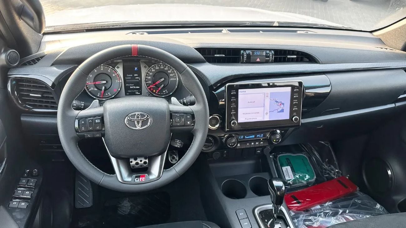 تويوتا هيلوكس Toyota Hilux 4.0L GR Sport Full option Automatic