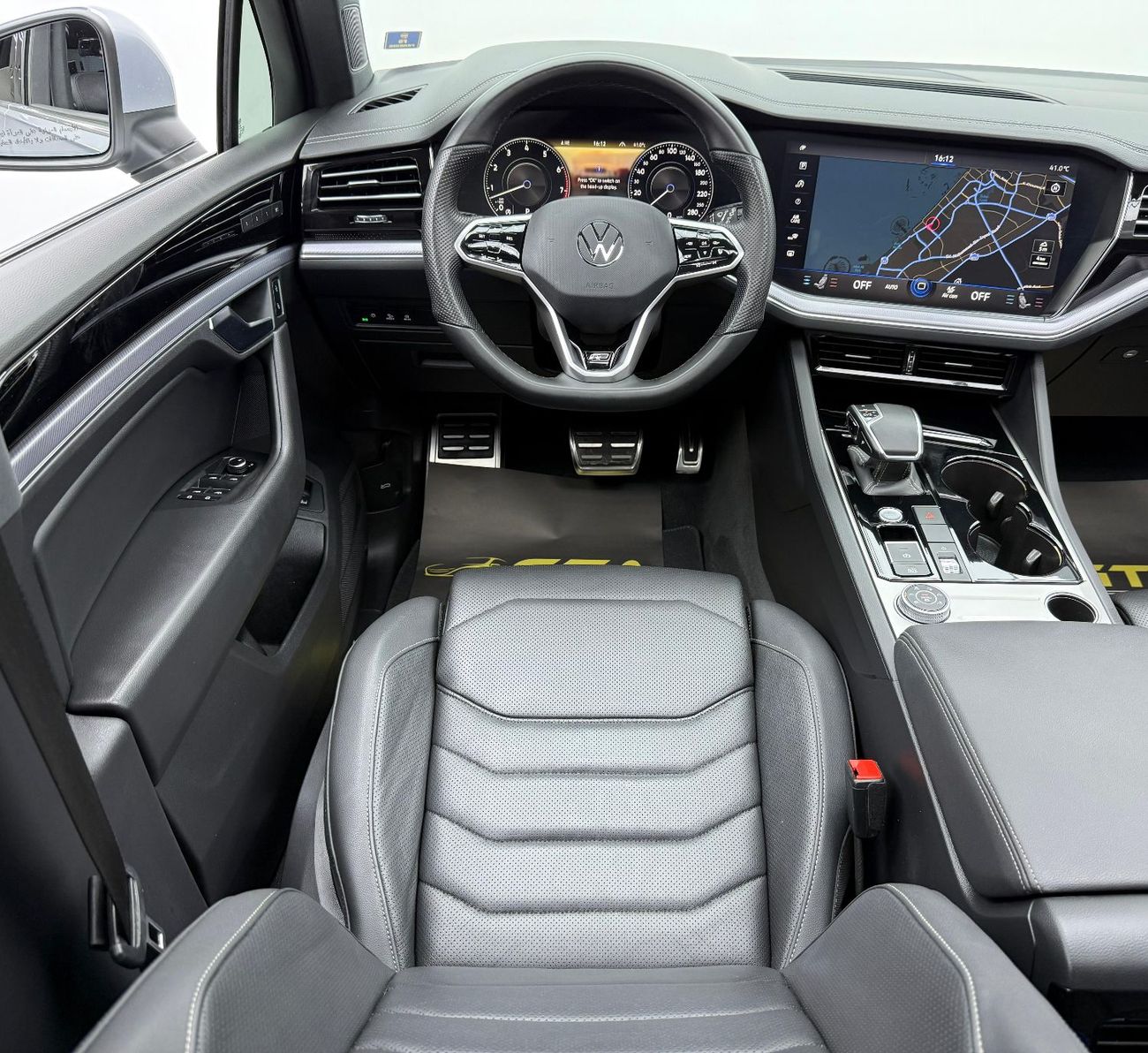 Volkswagen Touareg R-Line 3.0L 4WD 2021 Volkswagen Touareg R-Line, Warranty, Full VW Service History, Excellent Conditi