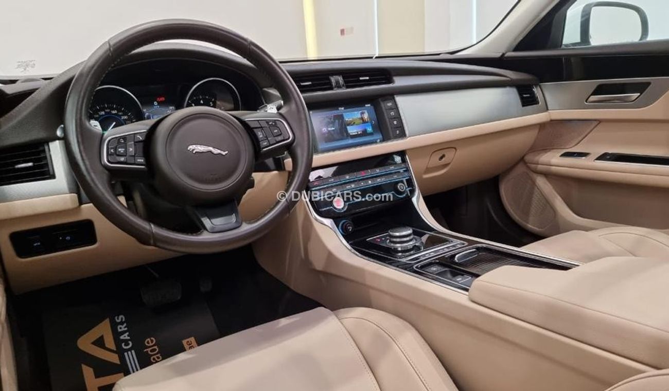 Jaguar XF 2016 Jaguar XF 25t, Warranty, Full Service History, GCC