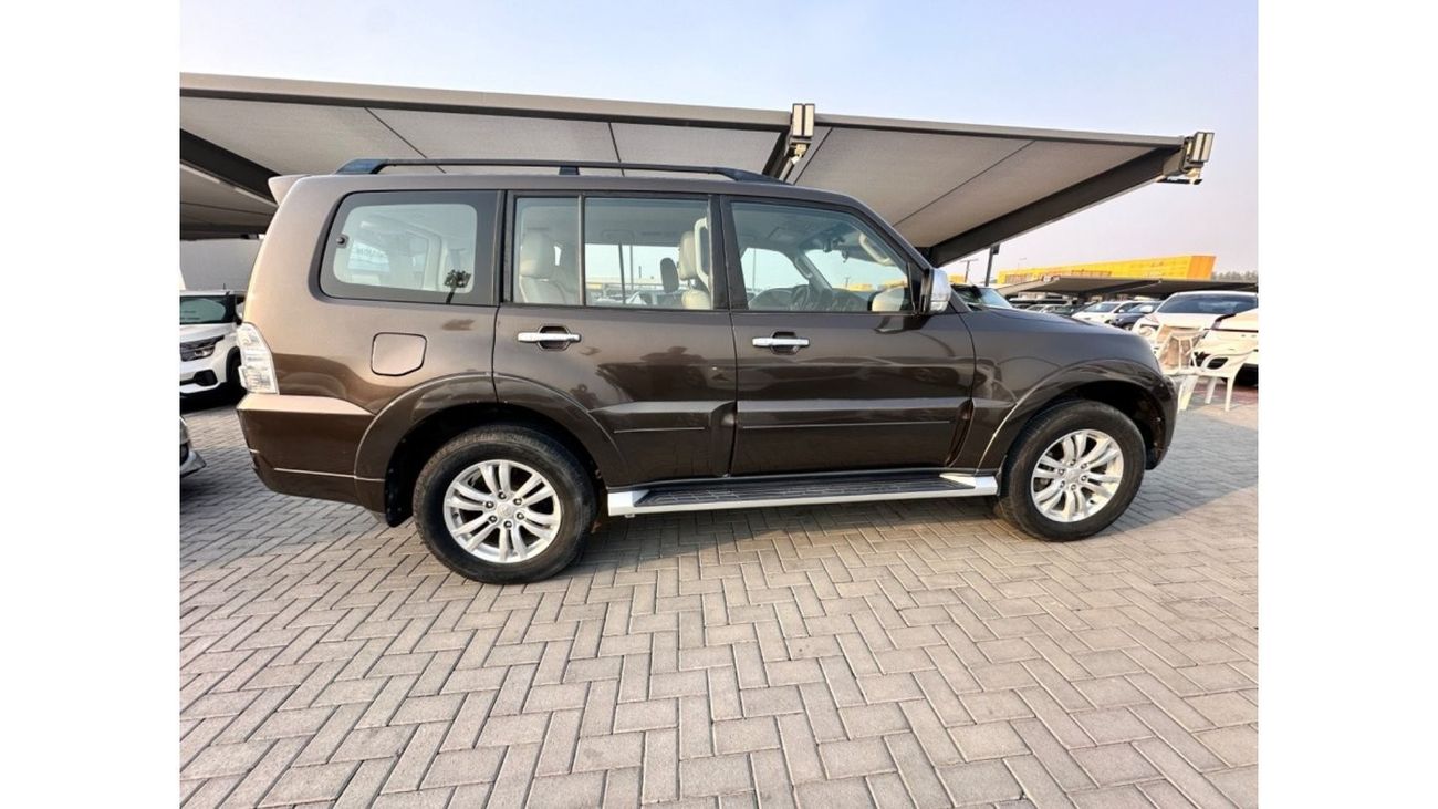 Mitsubishi Pajero GLS Highline خليجي خاليه من الحوادث