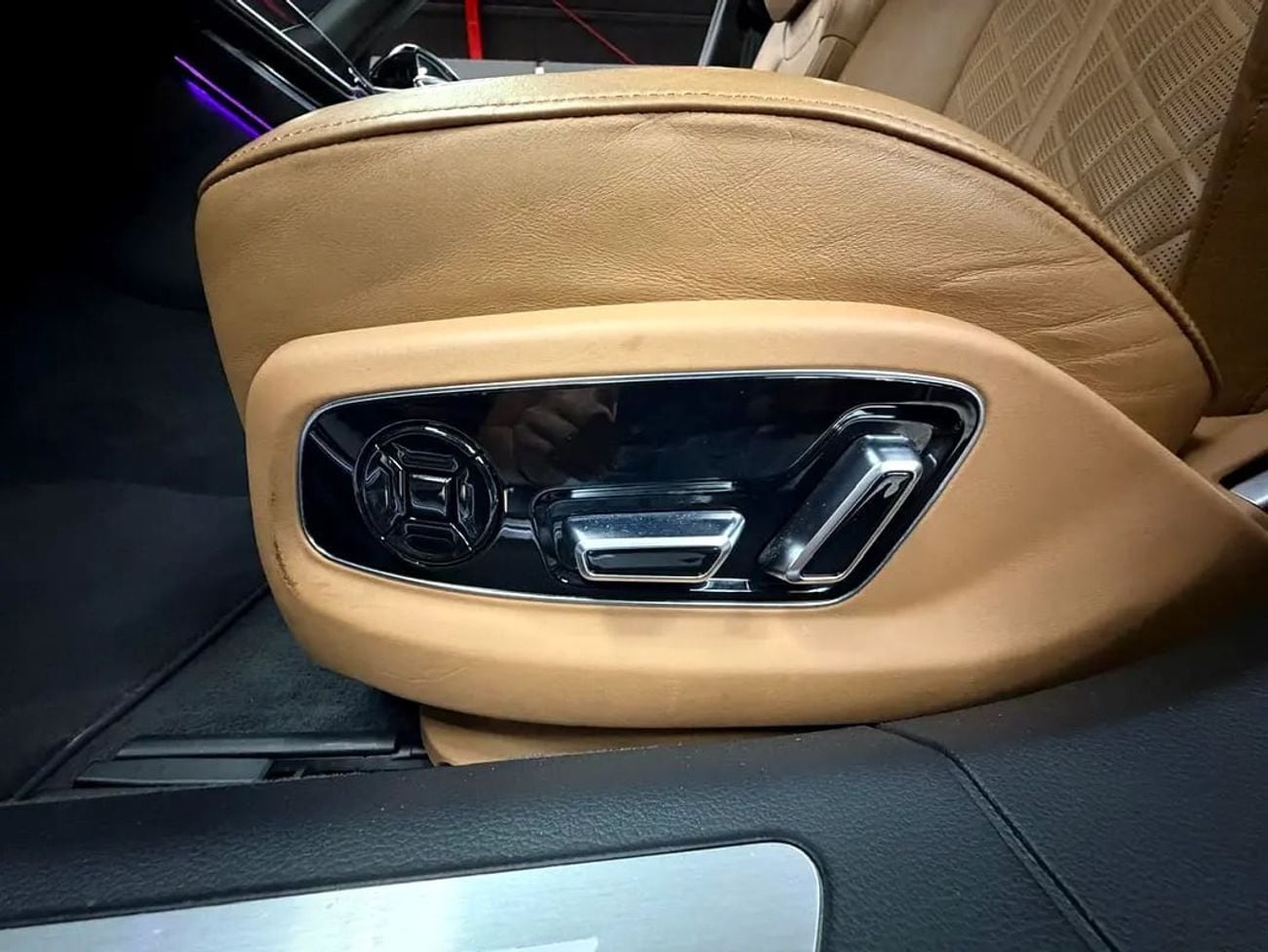 Audi S8 TFSI quattro 4.0L