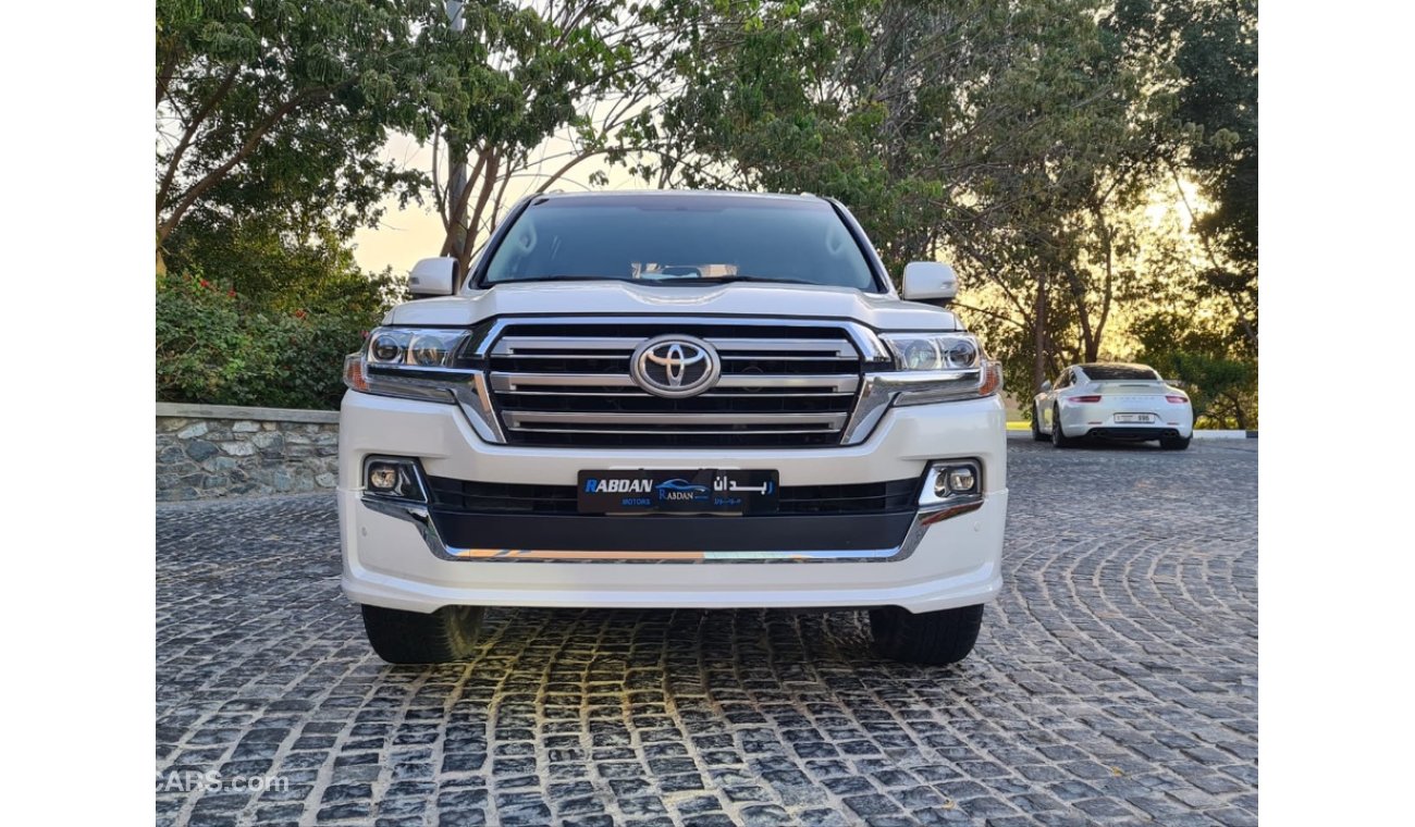 Toyota Land Cruiser Toyota Land Cruiser 2019 GCC full option in good condition