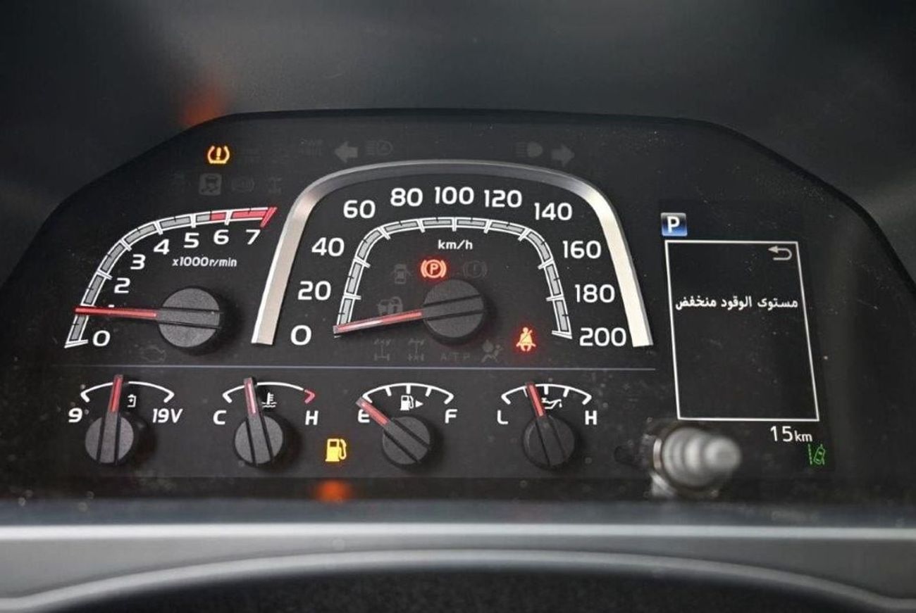 Toyota Land Cruiser 70 SUPER DELUXE V6 4.0L PETROL 5-SEATER 4WD AUTOMATIC - EURO 4