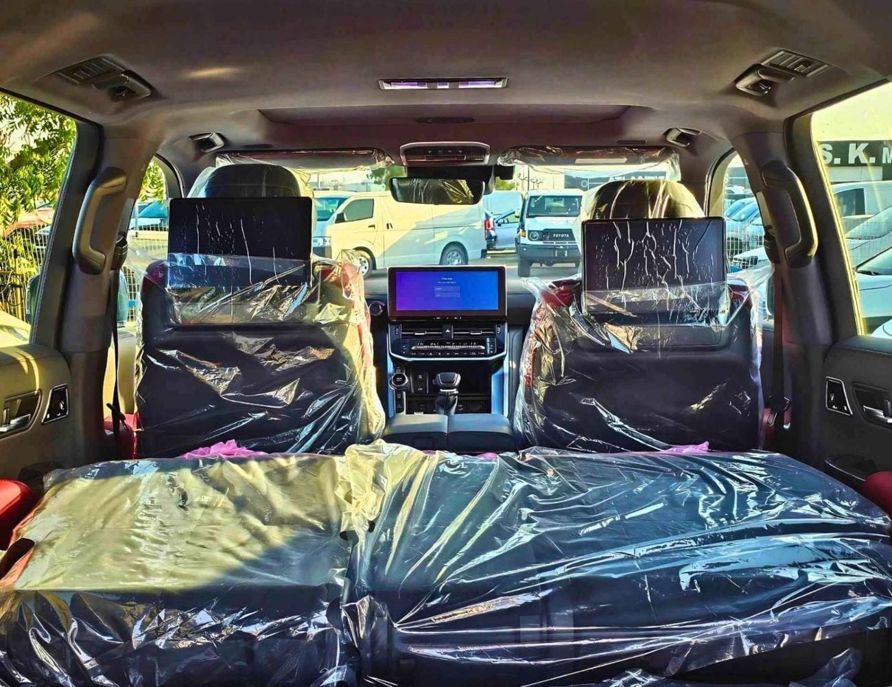Toyota Land Cruiser VXR 3.3L DIESEL | PWR WITH MEMORY SEATS / HUD / RADAR / JBL SPEAKERS (CODE # LCDVXRHA)