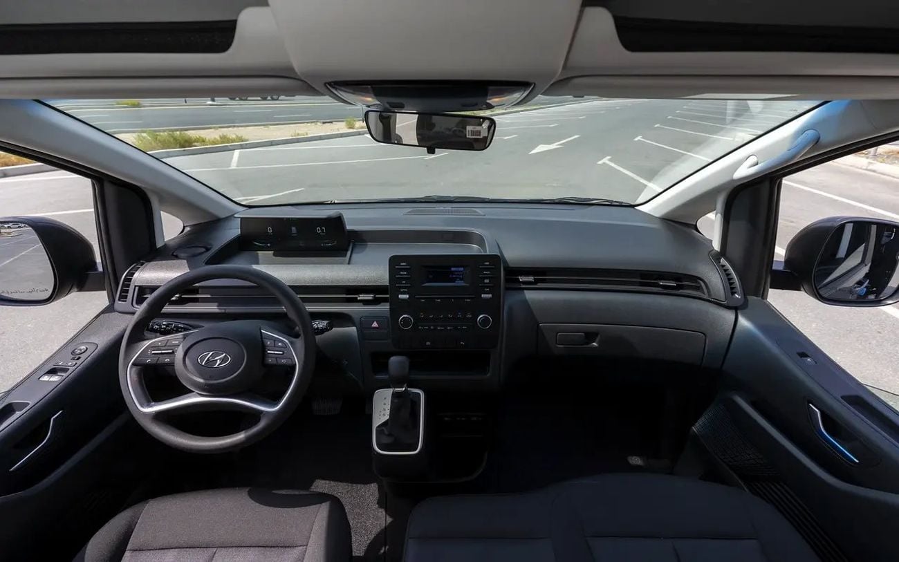 Hyundai Staria Comfort 3.5L (9 Seater)