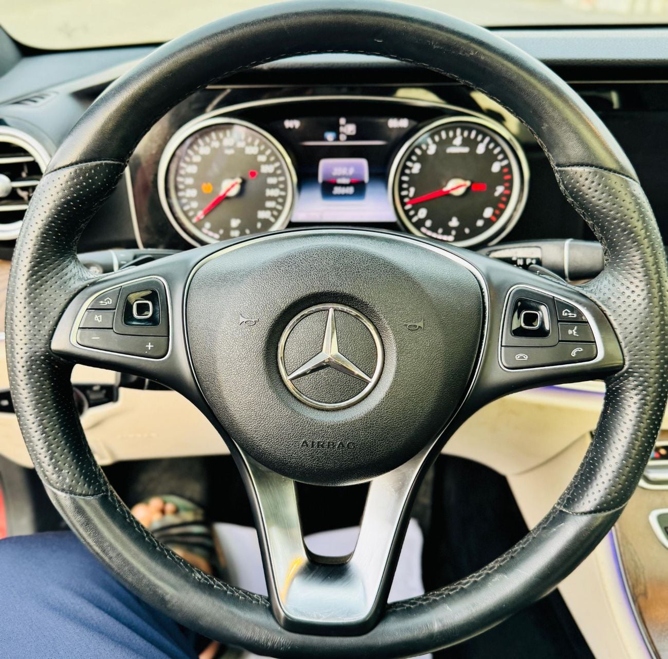 مرسيدس بنز E300 AVANTGARDE SPORT