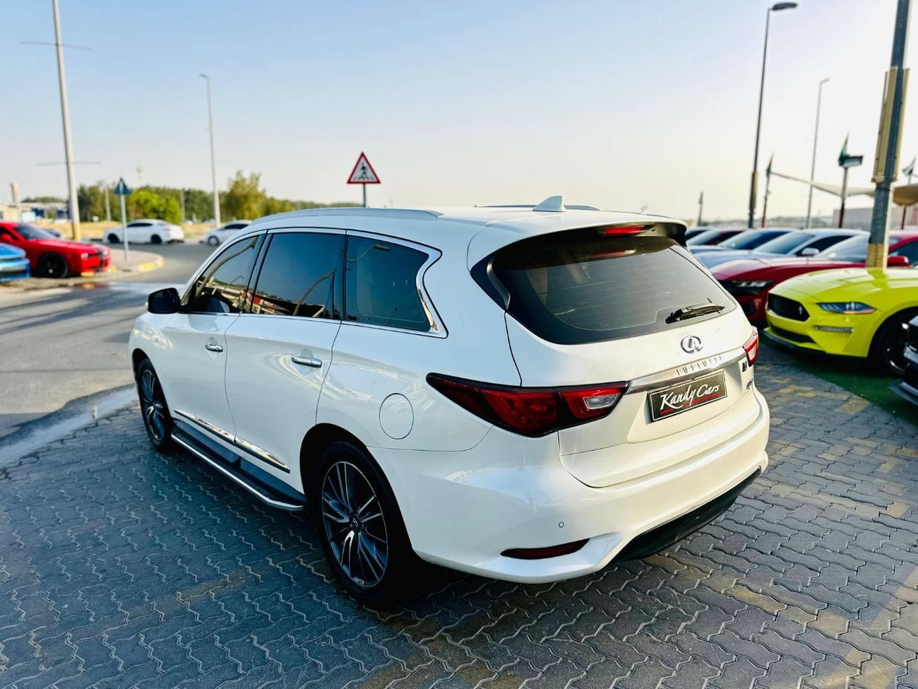 Infiniti QX60 LUXURY | Monthly 1000/- | 0% DP | Sunroof | Memory Seats | Fog Lights | # 26256