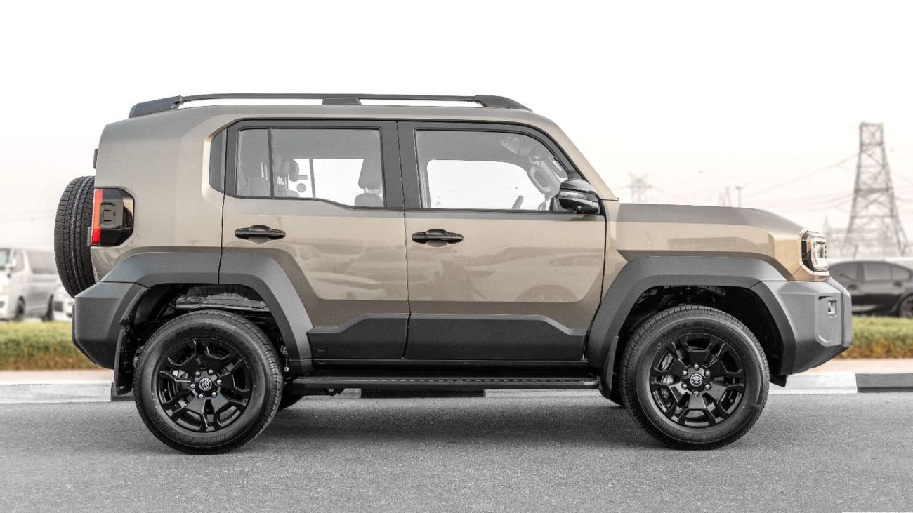 Toyota Land Cruiser Fj GXR 2027 Toyota Land Cruiser FJ 2.7L AT Petrol (Green-Black)