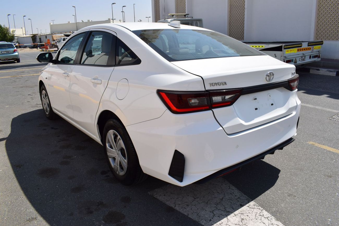 تويوتا يارس 1.5L E